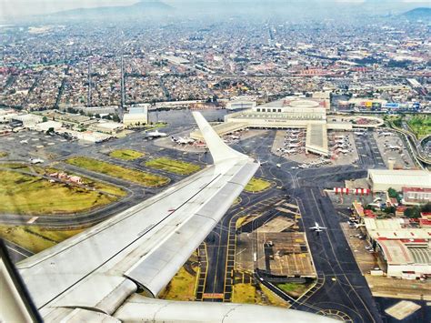 Aeropuerto de mexico - México cuenta con una red extensa de 78 aeropuertos, siendo 64 internacionales. Los principales son Ciudad de México, Cancún, Guadalajara, Tijuana y Monterrey.